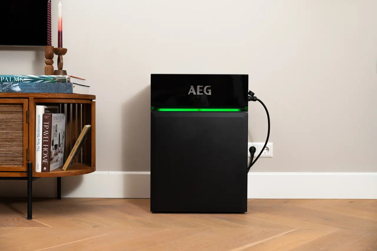 AEG Solarcube Plug-in-Batterie 4,8 kWh | Intelligente Plug-and-Play-Heimbatterie | AboutWatt 